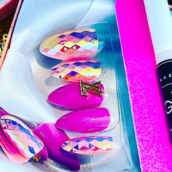 Press on nails hand made by me❤️ - Picture 2 of 5